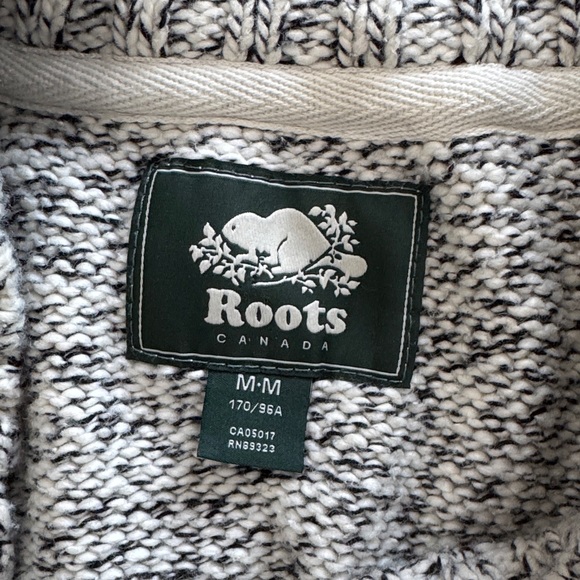 ROOTS Knit Heathered Grey 1/4 Button Down Sweater | Medium - Picture 8 of 9